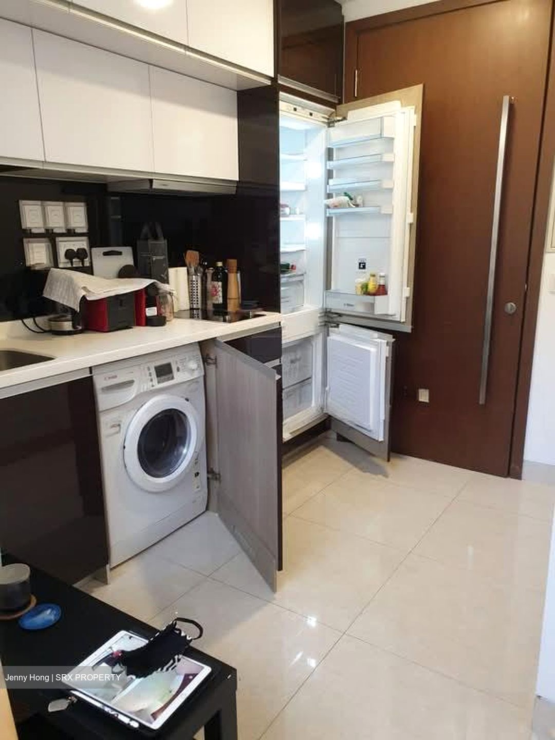 Centra Residence (D14), Apartment #566696051